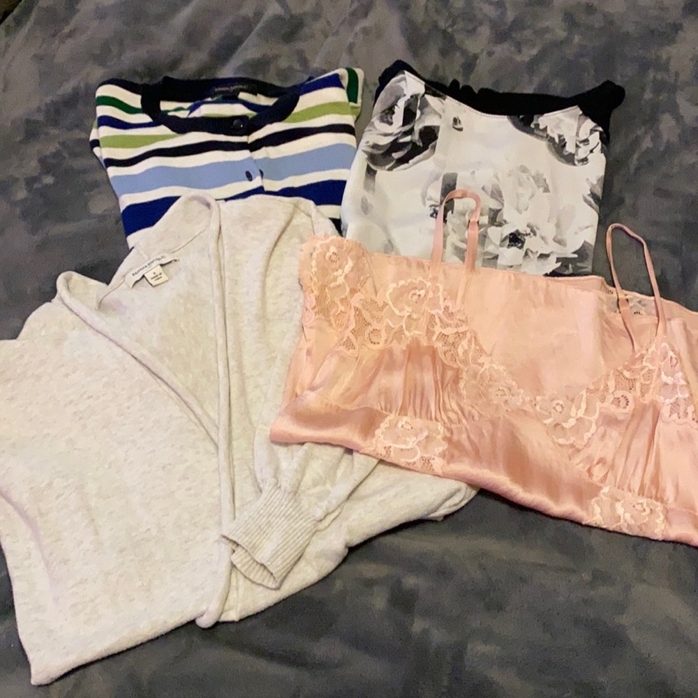 BANANA REPUBLIC 4 piece Women’s top grab bag